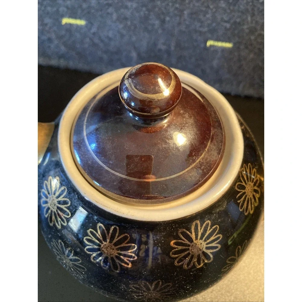 Vintage Hall 050 China- Black W Gold Flowers & Lid- 6 Cup Teapot- Made In USA 🫖